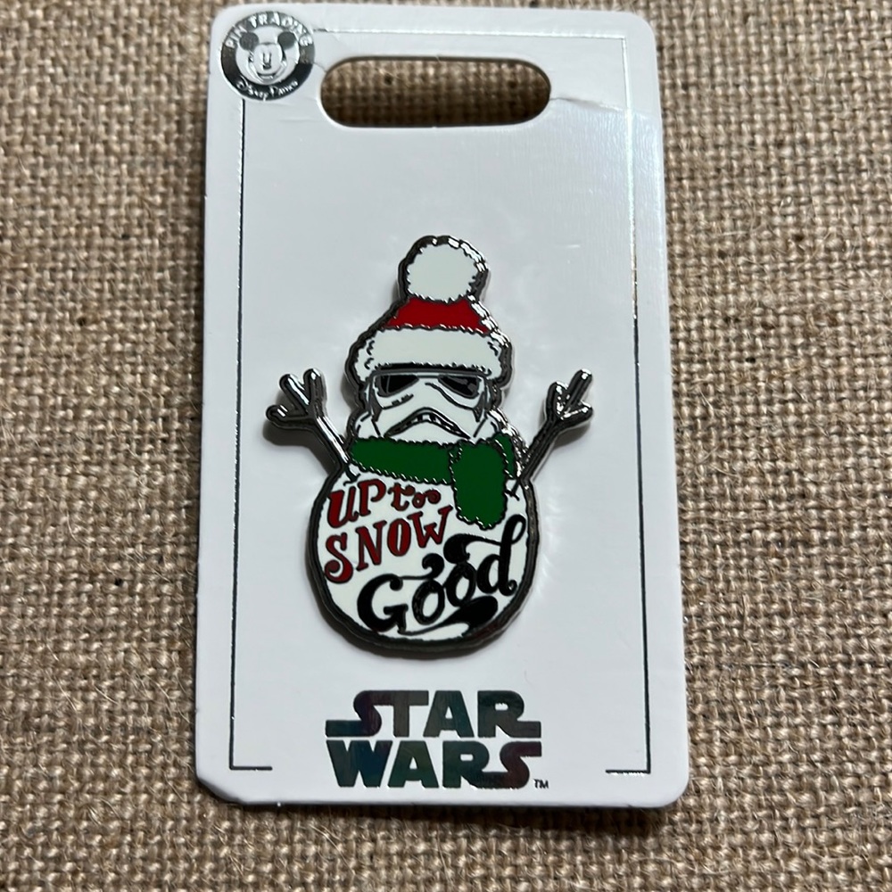 Star Wars stormtrooper/ snowman pin